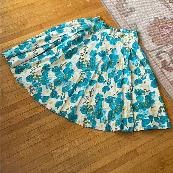 Vintage 1960’s White Cotton Floral Circle Skirt - Picture 1 of 16